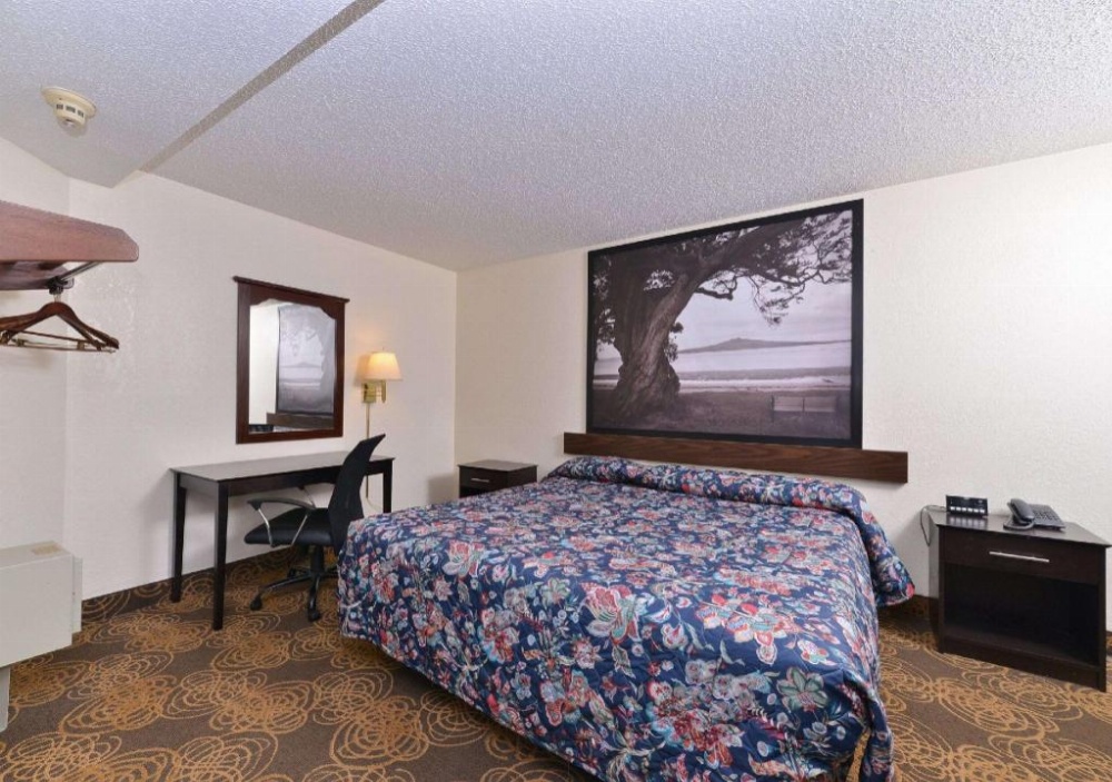 Rodeway Inn Waukegan Image 17