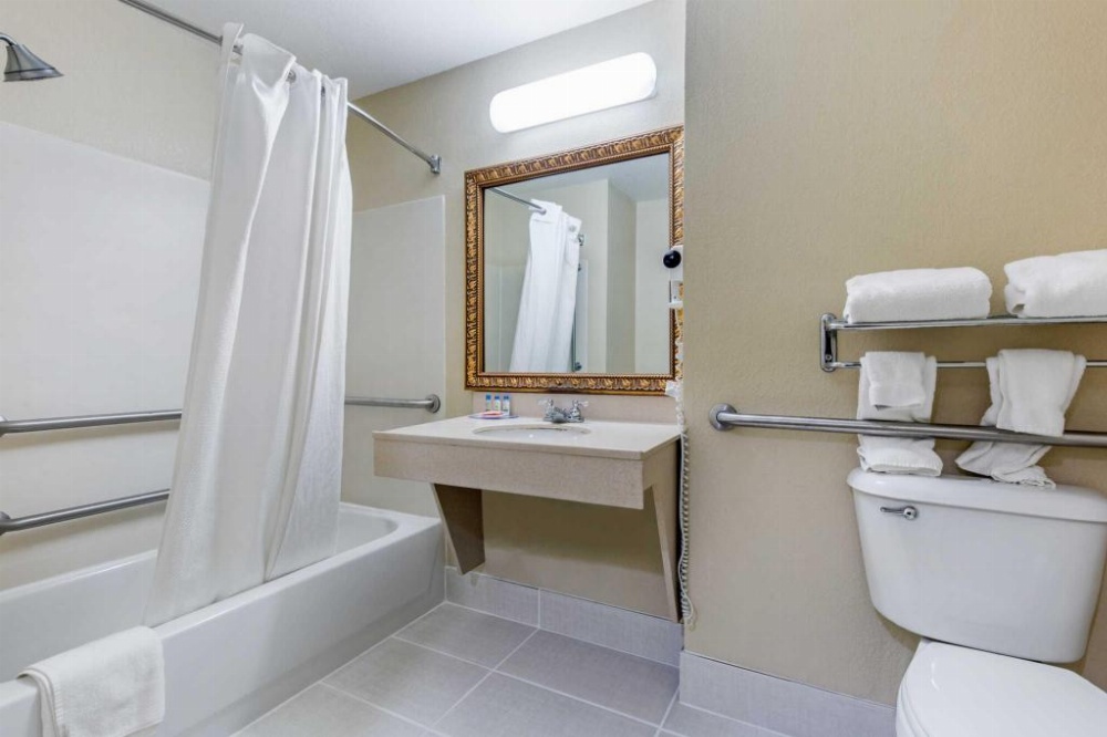 Rodeway Inn Waukegan Image 21
