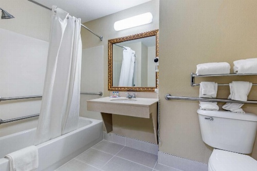 Rodeway Inn Waukegan image 21