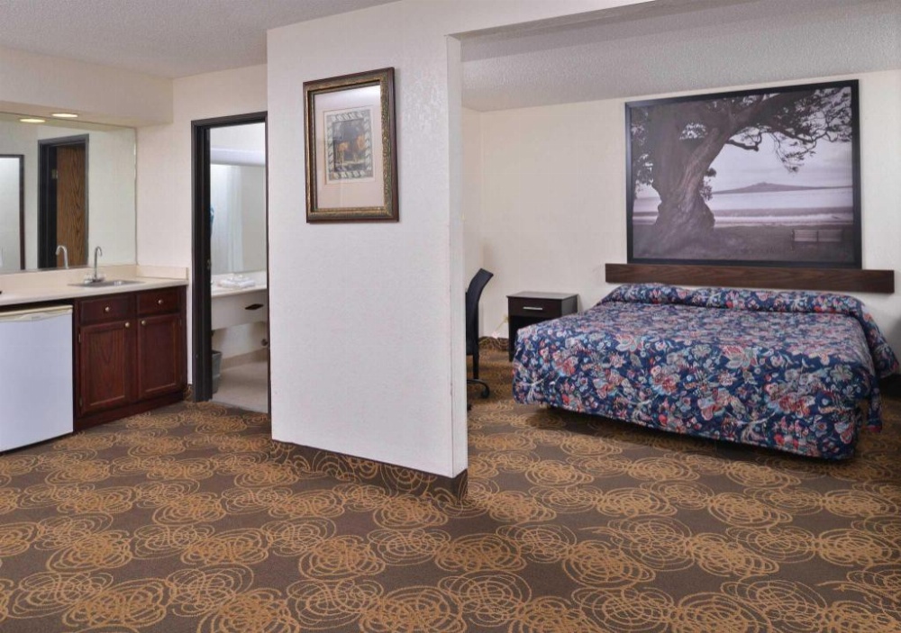 Rodeway Inn Waukegan Image 23