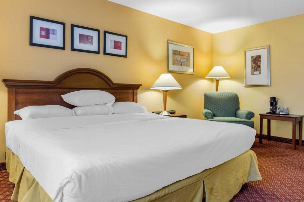 Rodeway Inn Waukegan Image 26