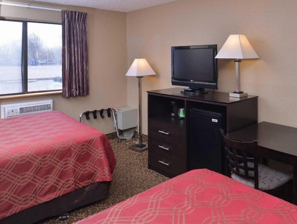 Queen Room - Accessible/Non-Smoking